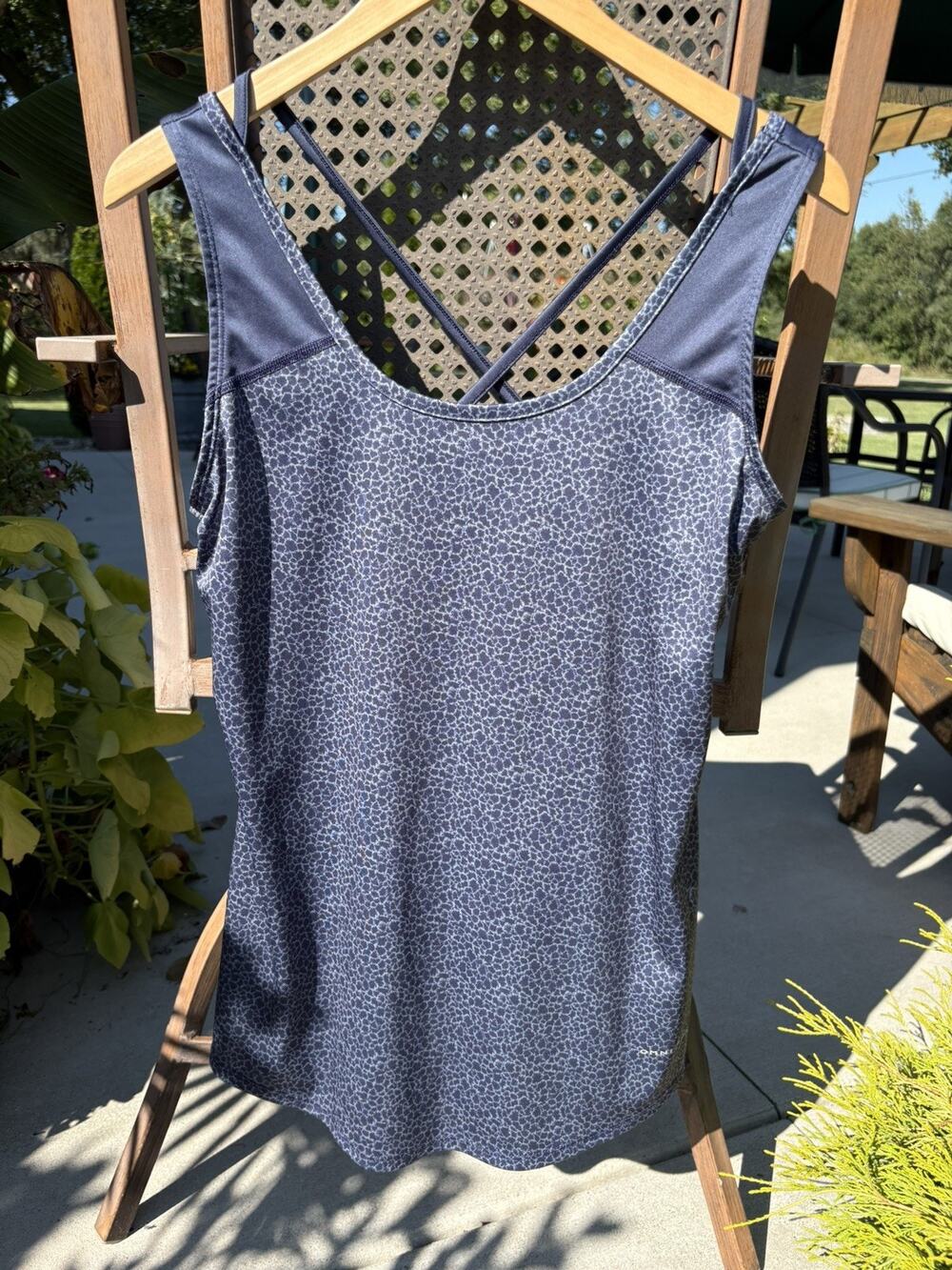Columbia Omni-Shade 50 UPF Whispering Lakes Blue Tank Top Womens Medium